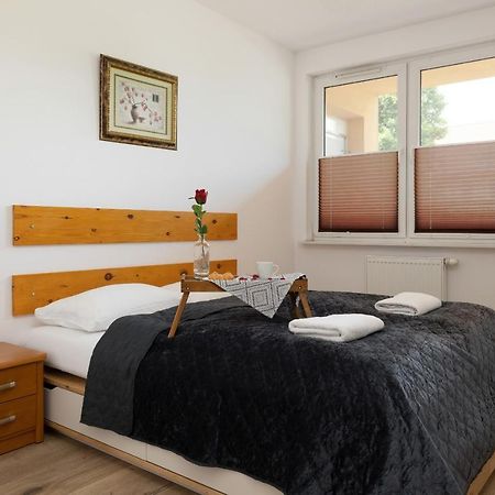 Apartamenty Wisniowy Sad By Noclegi Renters 코워브제크 외부 사진