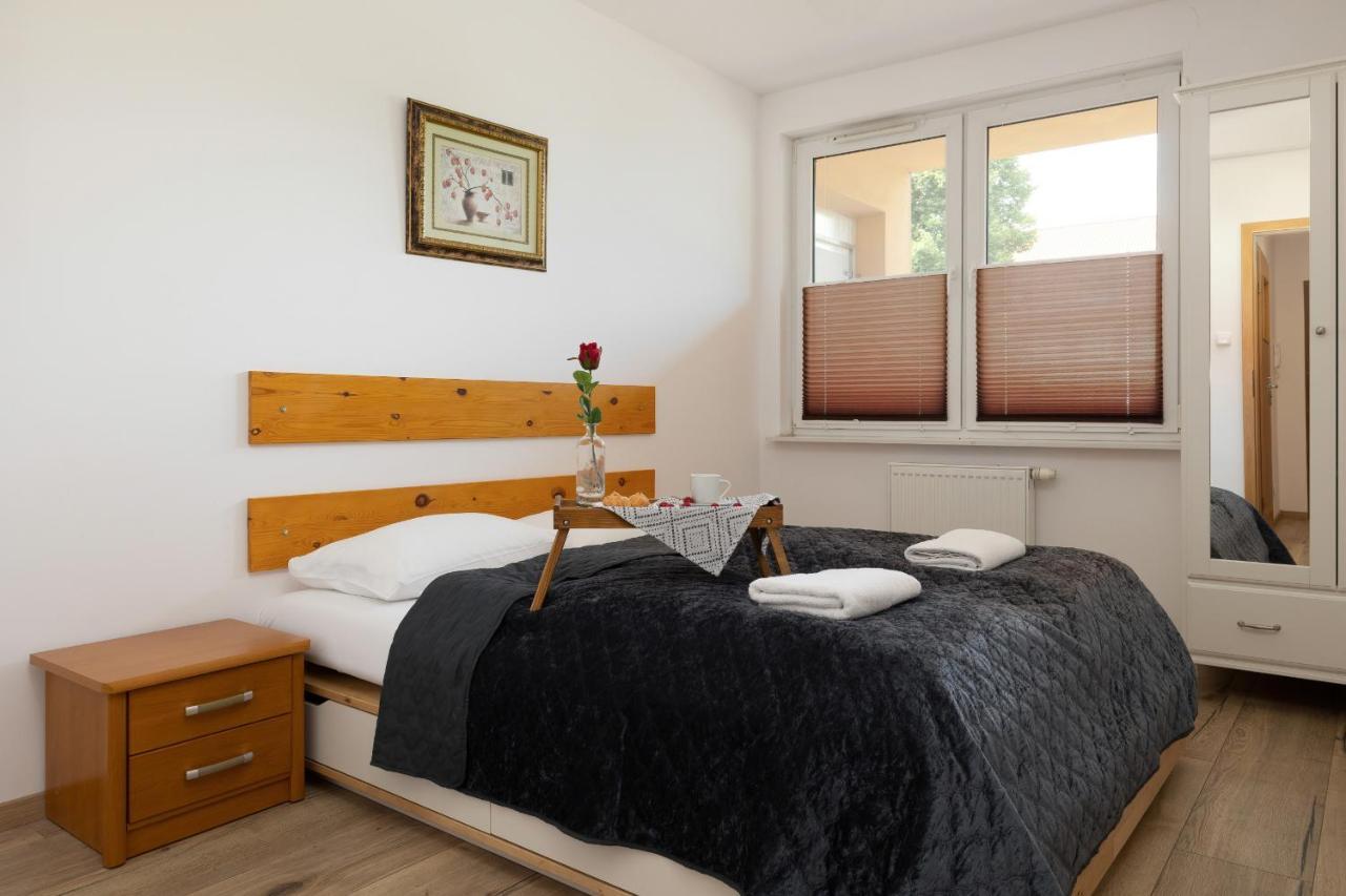Apartamenty Wisniowy Sad By Noclegi Renters 코워브제크 외부 사진