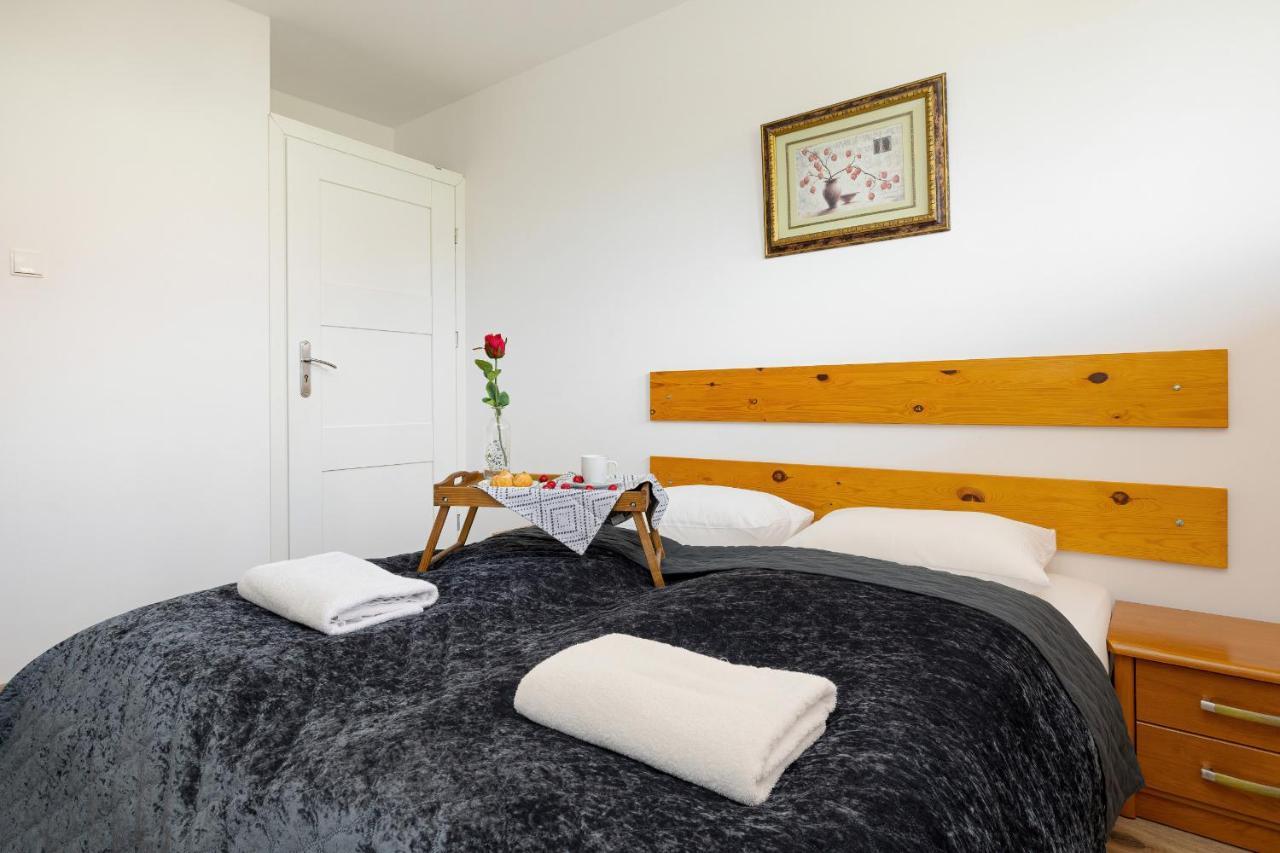 Apartamenty Wisniowy Sad By Noclegi Renters 코워브제크 외부 사진